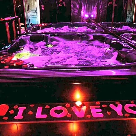 La Gold Jacuzzi & Sauna Prive Love hotel Perpignan