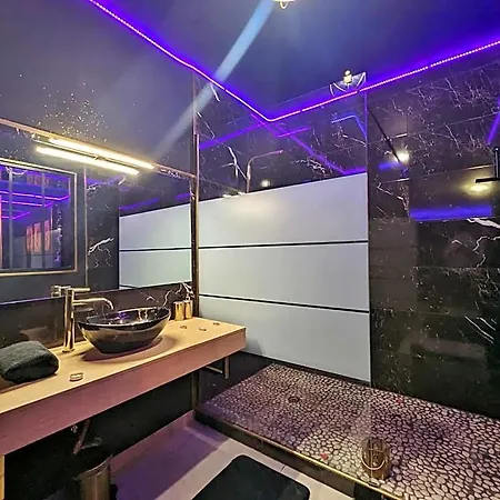 La Gold Jacuzzi & Sauna Prive Love hotel Perpignan