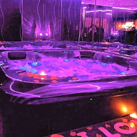Love hotel La Gold Jacuzzi & Sauna Prive Perpignan