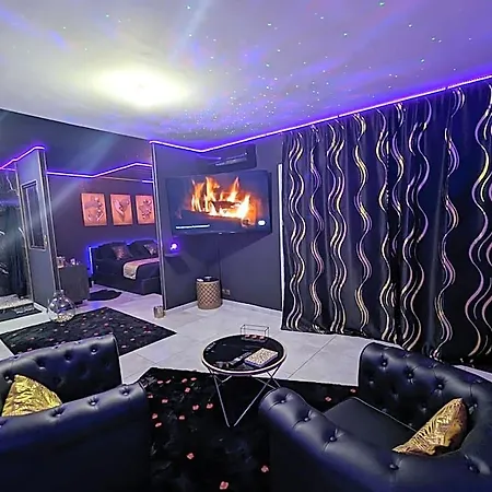 Love hotel La Gold Jacuzzi & Sauna Prive *