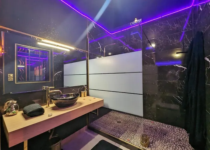 La Gold Jacuzzi & Sauna Prive Love hotel Perpignan