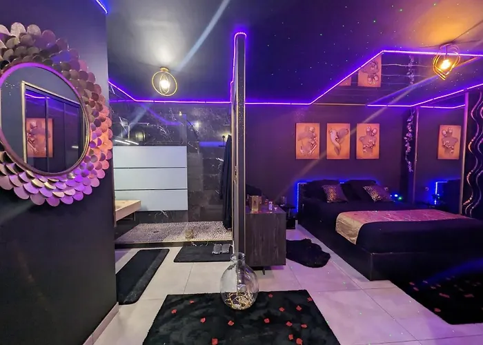 La Gold Jacuzzi & Sauna Prive Love hotel Perpignan