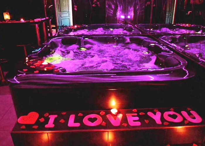 Love hotel La Gold Jacuzzi & Sauna Prive *