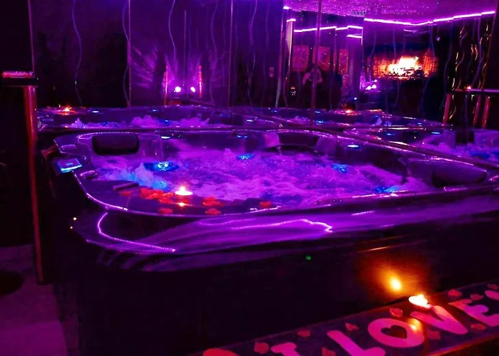 La Gold Jacuzzi & Sauna Prive *